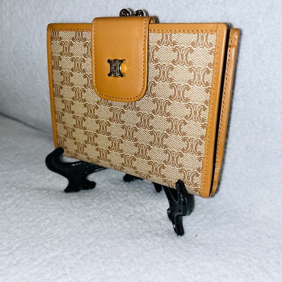 Celine Triomphe Kisslock Vintage leather wallet - Picture 3 of 11